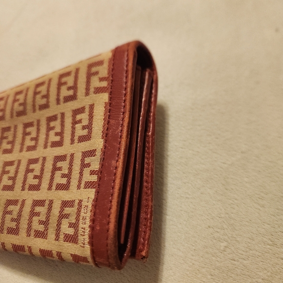 Fendi Zucca Wallet in Preowned Condition - Picture 3 of 12